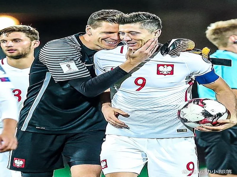 卡什：跟莱万并肩作战感觉很棒；希望能随波兰再踢一次世界杯